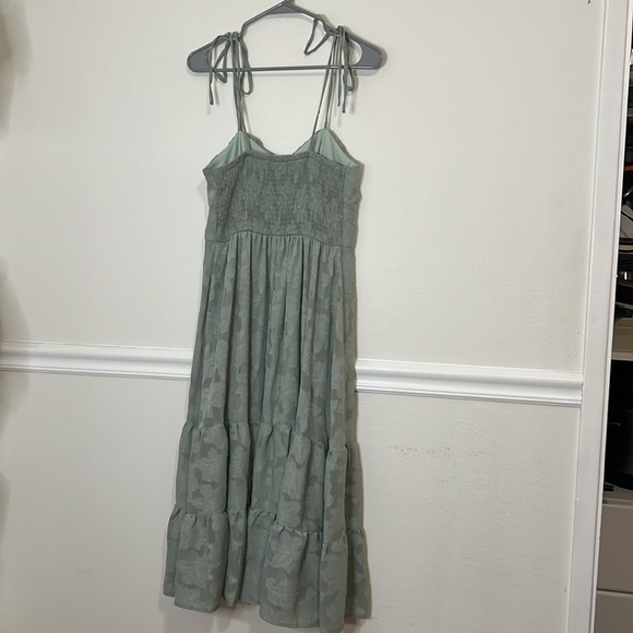 Speechless sage green dress size M maxi - Picture 9 of 11
